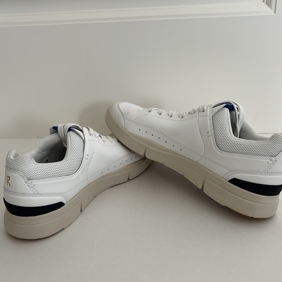 On Cloud White Blue The Roger Faux Leather Casual Sneaker Shoes Wome‎ Size 9 NEW - Picture 7 of 15